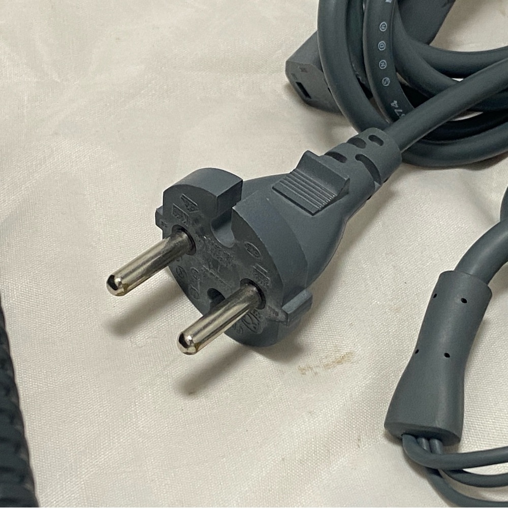 Microsoft PE-2151-03MX Power Supply AC 12V + AV Cable X810973-001 Xbox 360 - Picture 5 of 5